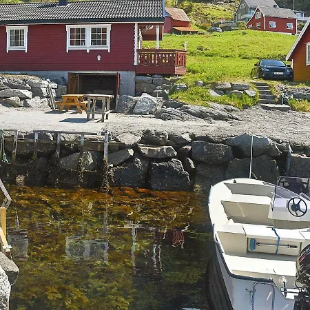 Three-bedroom Holiday In 2 Selje